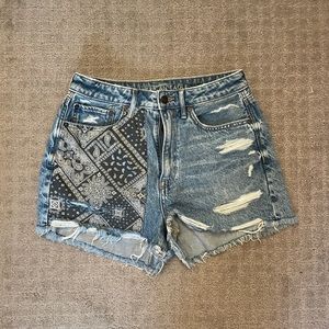 Selling some brand name clothes that I thought I’d wear and don’t!